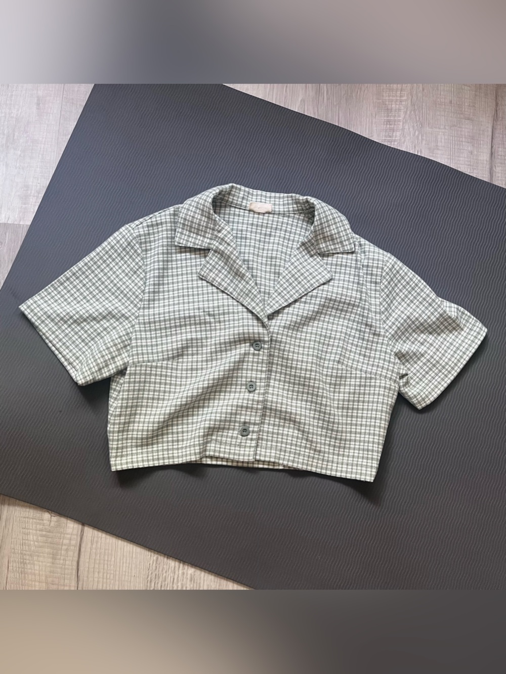 Brandy Melville Light Green and White Plaid Cropped Button-Down